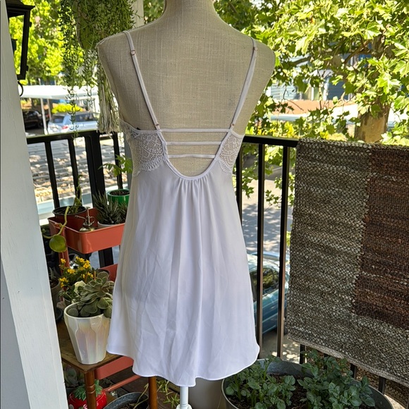 International Concepts Strappy Elegant White Lace Trim Chemise - Picture 5 of 10